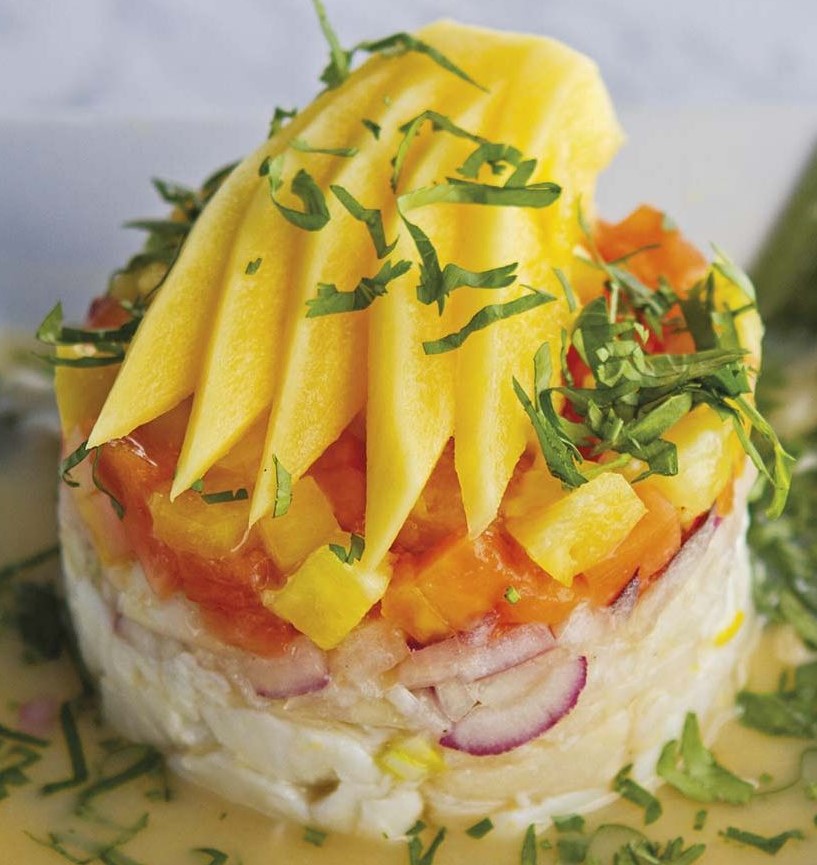 Tartar de lubina, mango y papaya